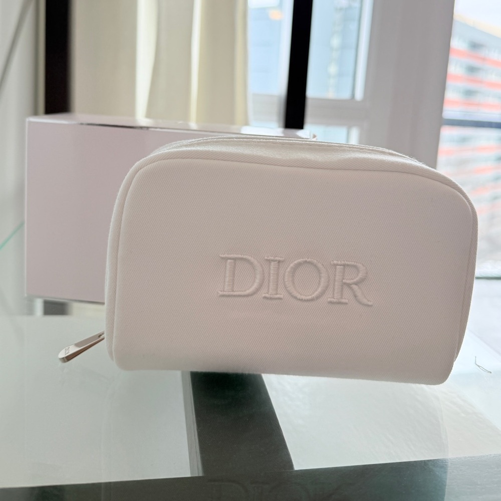 Authentic Christian Dior Beauty GWP White Make-up Pouch with Logo Brand New